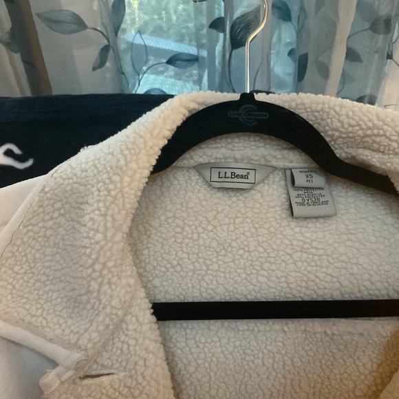 ll bean Sherpa jacket - Picture 2 of 4